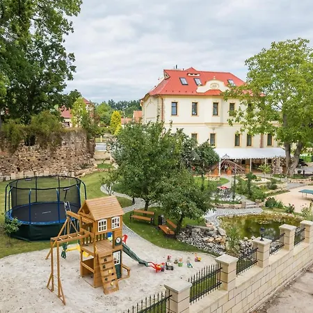 Ξενοδοχείο Hotel Pod Zebinem Jičín