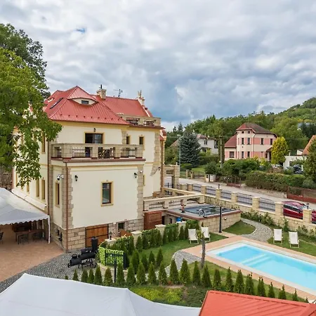 Hotel Pod Zebinem Ξενοδοχείο 4*