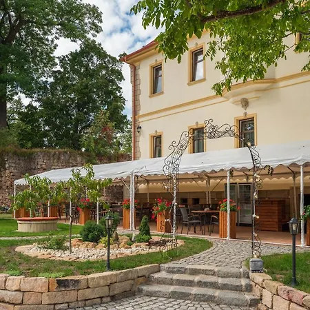 Ξενοδοχείο Hotel Pod Zebinem Jičín